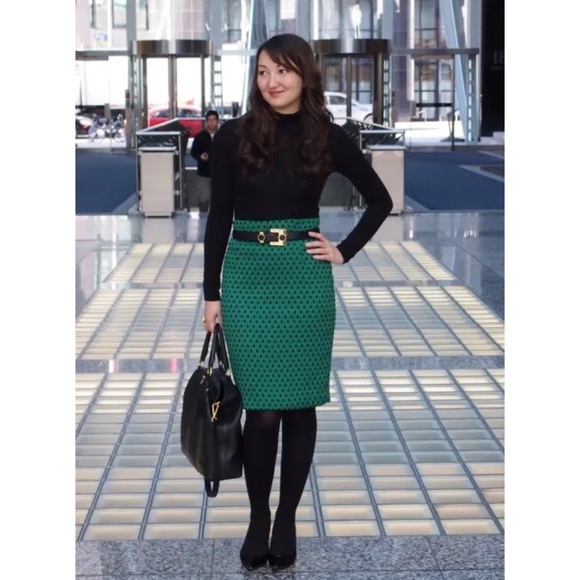 ⭐️ H&M Jacquard Green Polka Dot Pencil Skirt - Picture 2 of 6